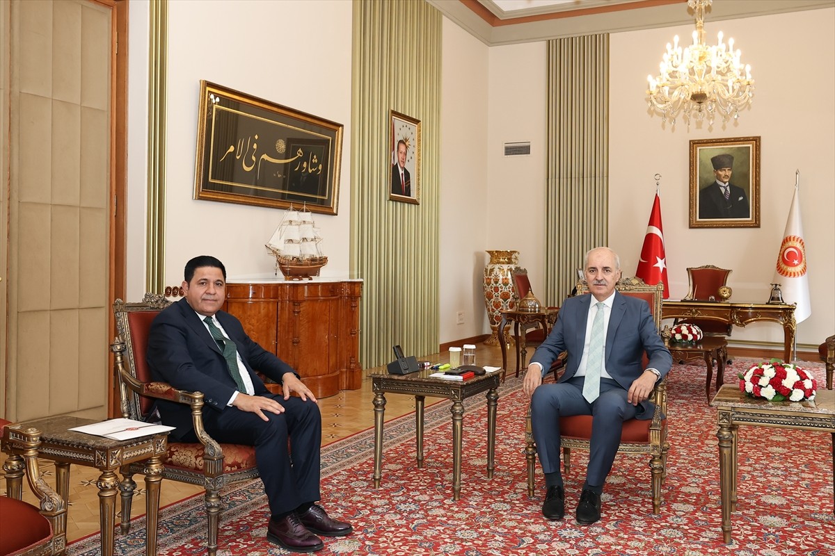 TBMM Başkanı Numan Kurtulmuş, Yeni Yol Partisi Grup Başkanı Bülent Kaya'yı kabul etti.