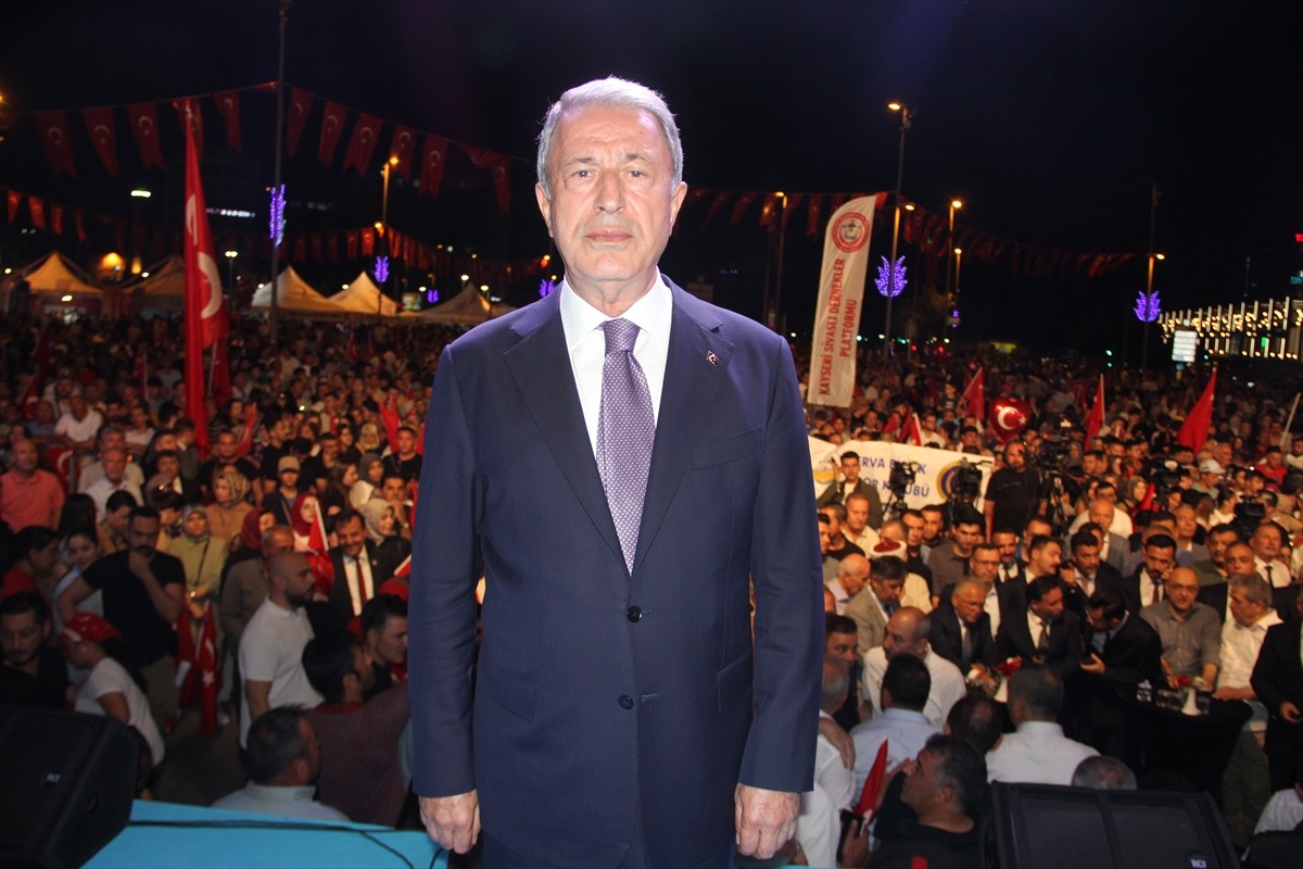 TBMM Milli Savunma Komisyonu Başkanı ve AK Parti Milletvekili Hulusi Akar, Kayseri'deki 15 Temmuz...