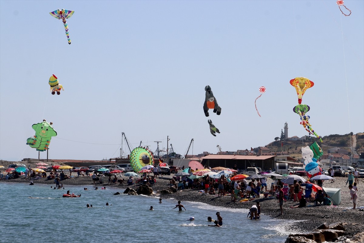 Tekirdağ'da, Hoşköy sahilinde düzenlenen "3. Trakya Uçurtma Festivali" sona erdi. Festivale...
