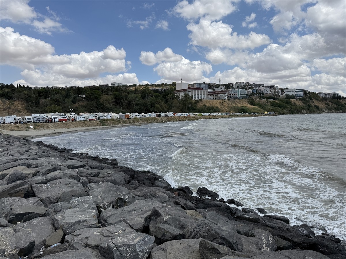 Tekirdağ'da olumsuz hava koşulları nedeniyle denize girmek 2 gün yasaklandı. 