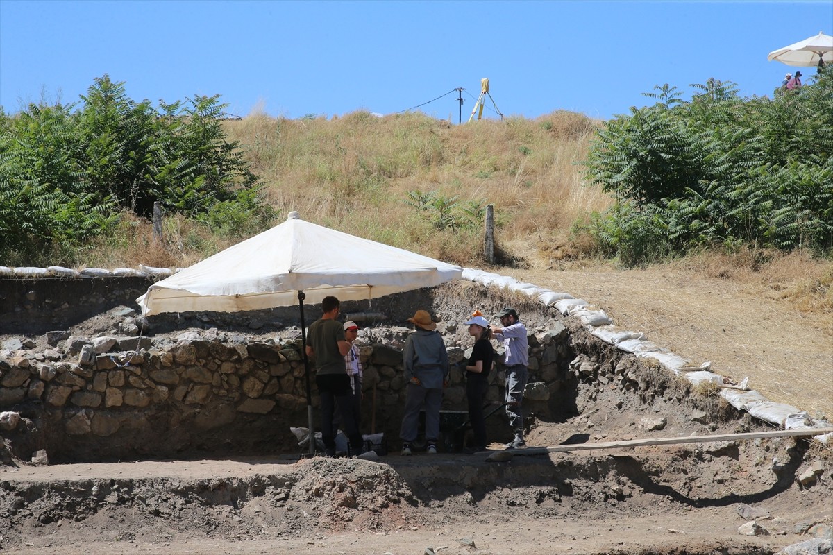 Tokat'taki Komana Antik Kenti'nde kazı çalışmaları devam ediyor.