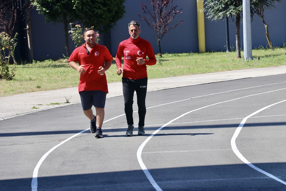 Trabzon'da yaşayan down sendromlu Abdullah İnan, atletizmde başarıya doymuyor. Küçük yaşlardan...
