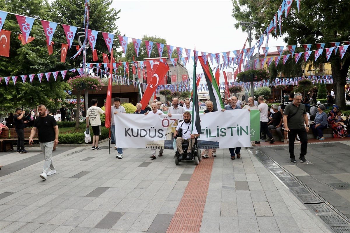 Trabzon'un Ortahisar ilçesinde Filistin'e destek için yürüyüş yapıldı.