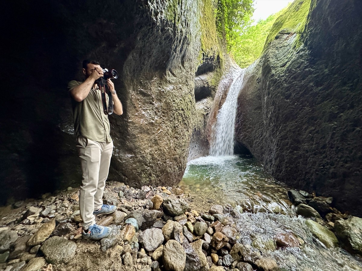 Trabzon'un Yomra ilçesinde keşfedilmeyi bekleyen doğal güzelliklerden Kazan Gölü Kanyonu'nun...