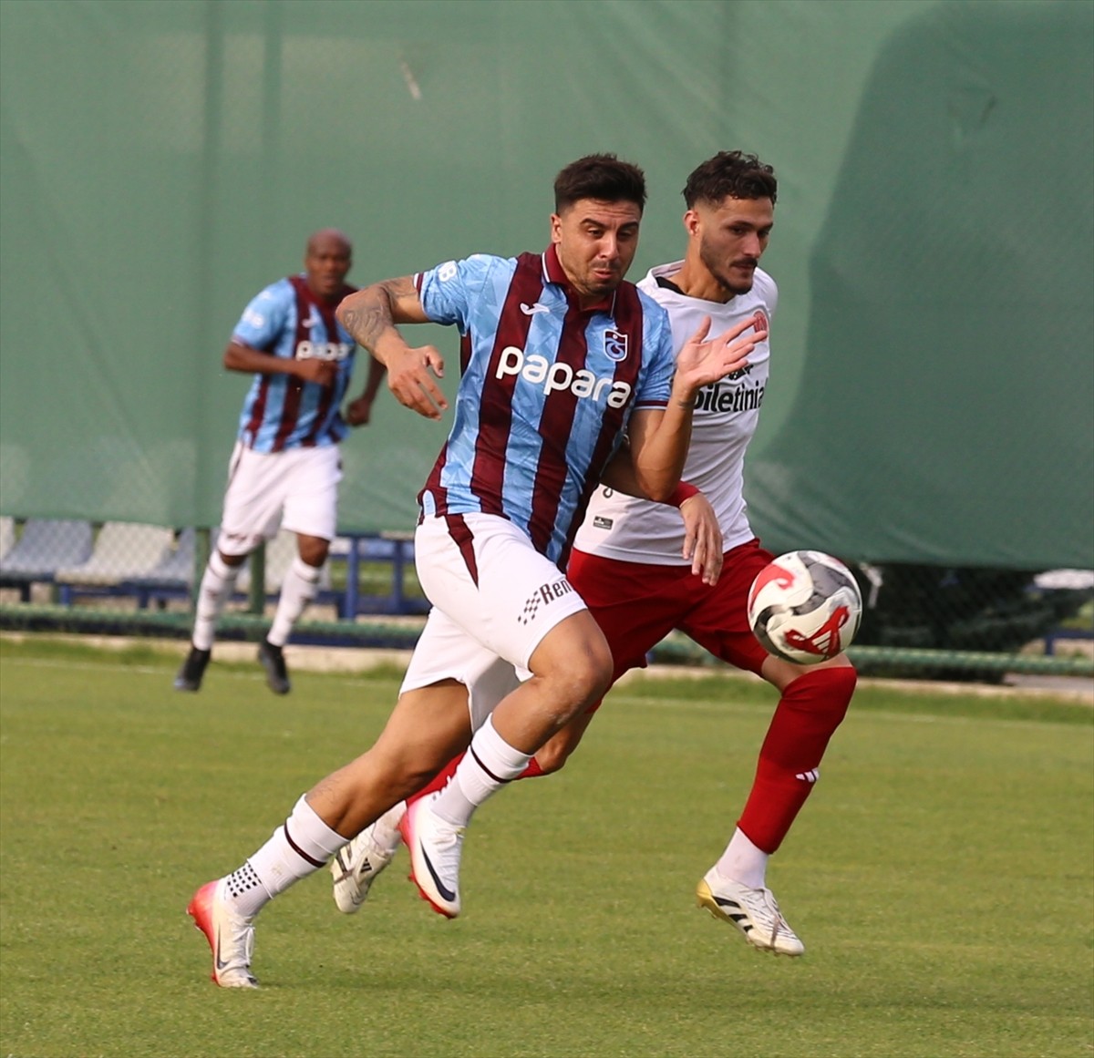 Trabzonspor, hazırlık maçında Trendyol 1. Lig temsilcisi Ümraniyespor ile Erzurum'un Palandöken...