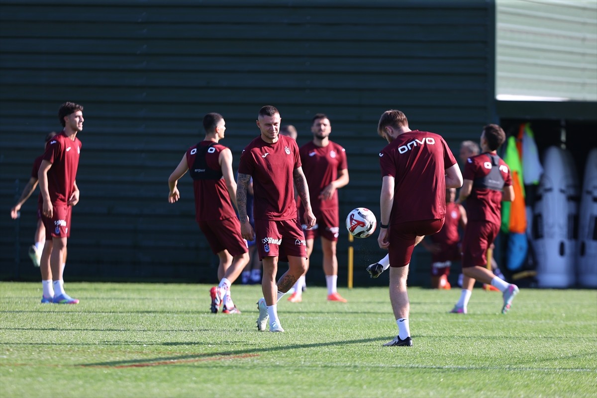 Trabzonspor, yeni sezon hazırlıklarına devam etti. Teknik direktör Fatih Tekke yönetiminde Mehmet...