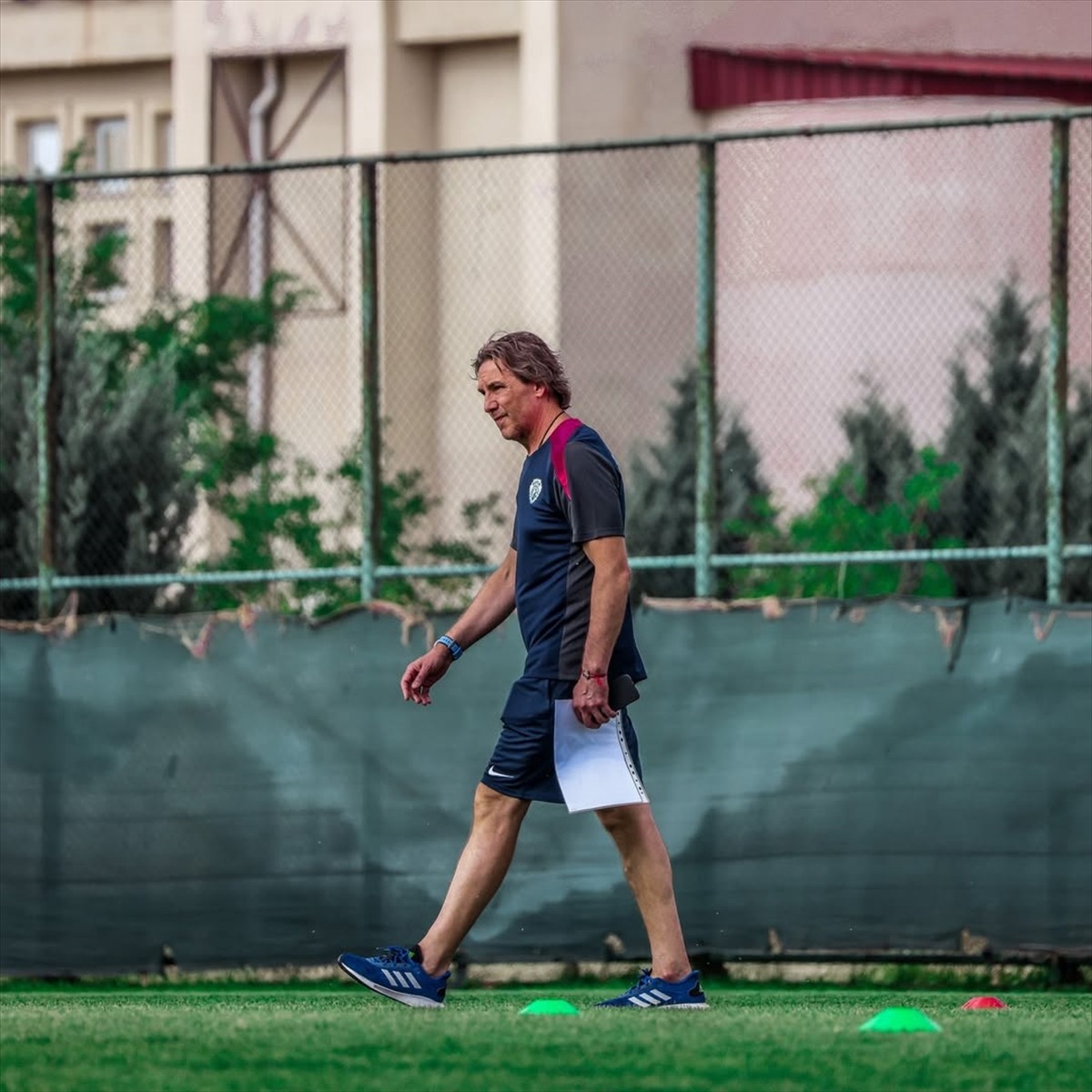 Trendyol 1. Lig'in yeni ekibi Serikspor, teknik direktörlük görevine deneyimli Rus çalıştırıcı...