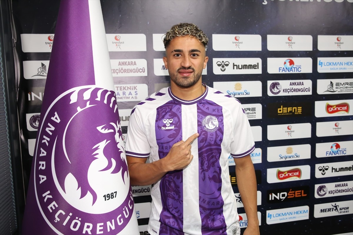 Trendyol 1. Lig ekiplerinden Emre Gökdemir İnşaat Ankara Keçiörengücü, 23 yaşındaki futbolcu Ahmet...