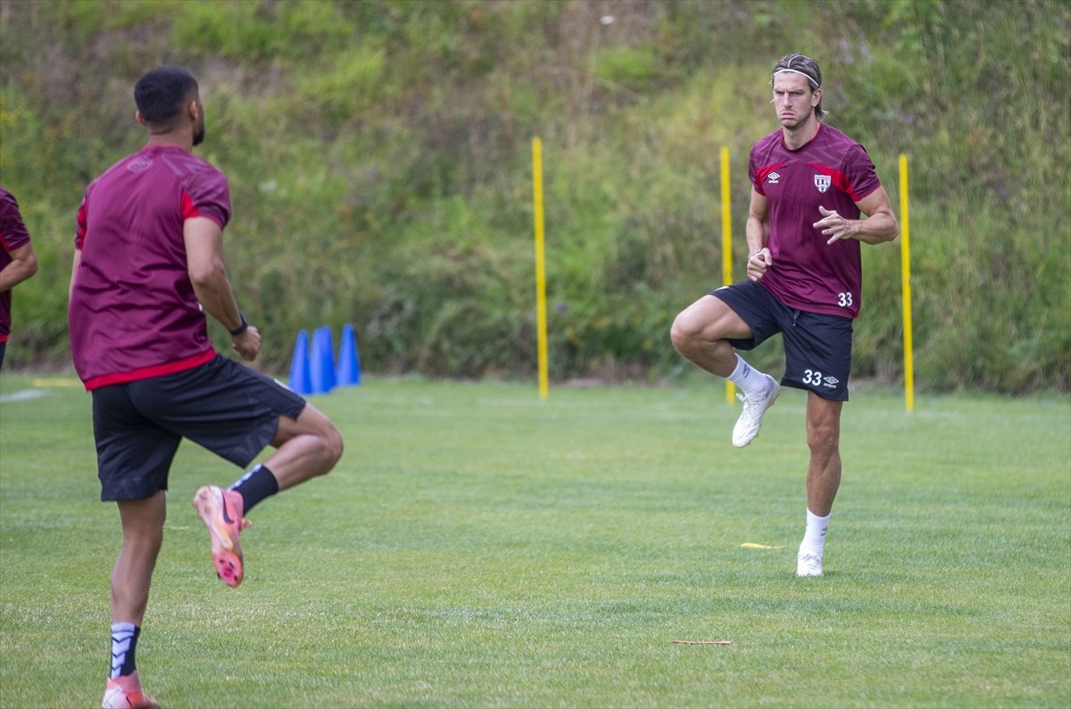 Trendyol 1. Lig takımı Bandırmaspor, yeni sezon hazırlıklarına yaptığı antrenmanla devam...