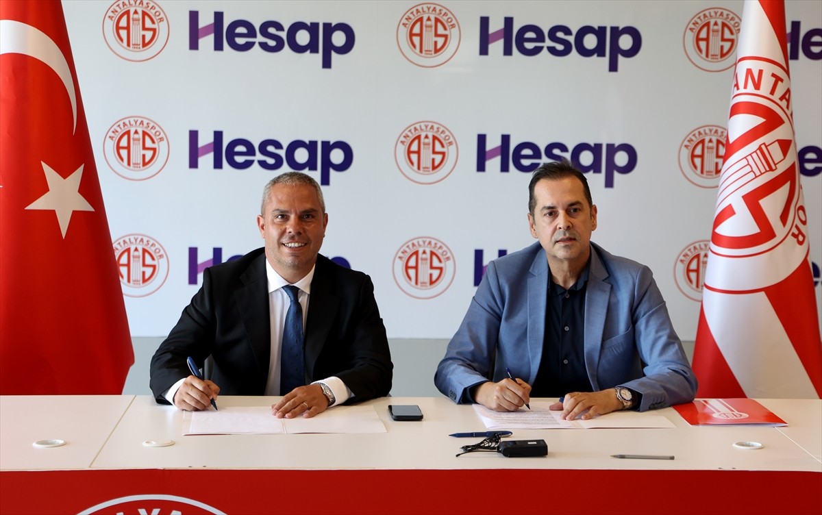 Trendyol Süper Lig ekiplerinden Antalyaspor ile Hesap.com arasında isim sponsorluğu anlaşması...