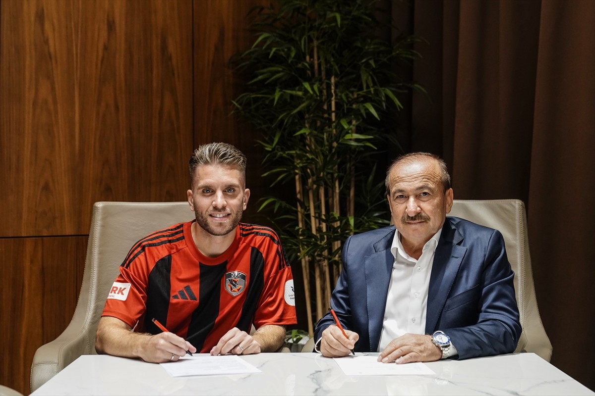 Trendyol Süper Lig ekiplerinden Gaziantep FK, Portekizli sol bek Kevin Rodrigues'i kadrosuna...