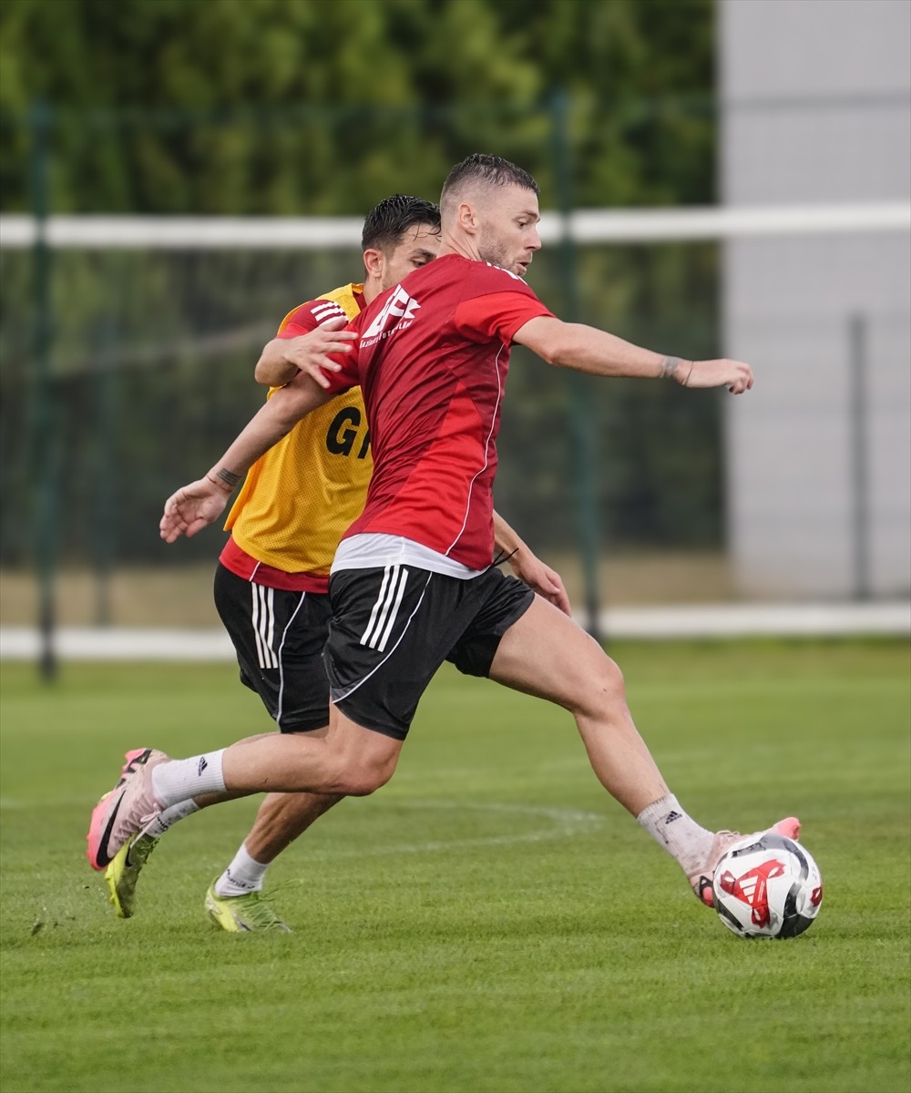 Trendyol Süper Lig ekiplerinden Gaziantep FK, yeni sezon hazırlıklarını Sırbistan'ın başkenti...