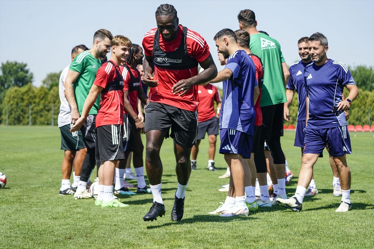 Trendyol Süper Lig ekiplerinden Gaziantep FK, yeni sezon hazırlıklarını Sırbistan'ın başkenti...