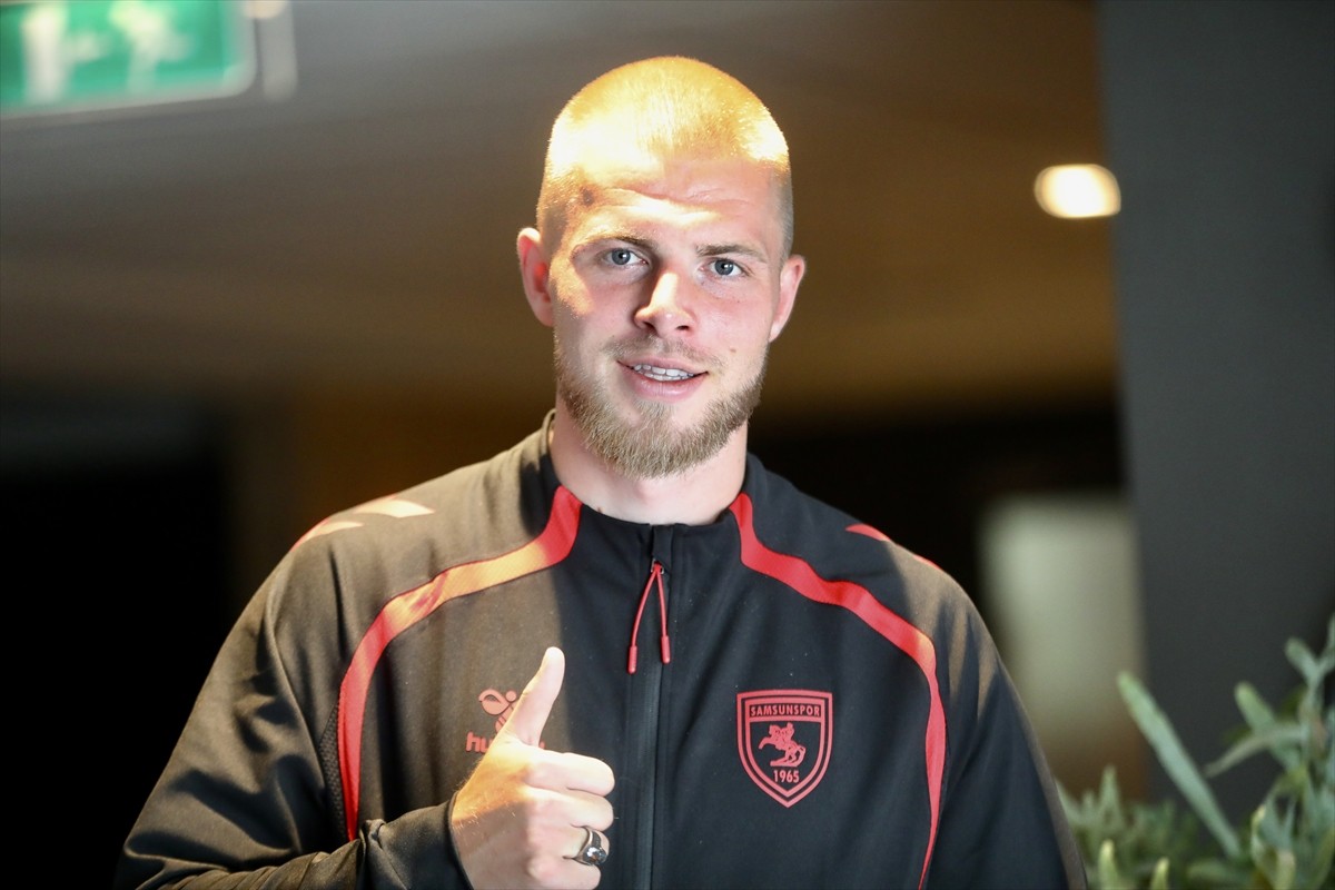 Trendyol Süper Lig ekiplerinden Samsunspor'un Hollandalı defans oyuncusu Rick Van Drongelen...