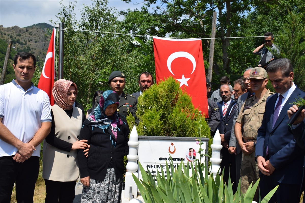 Tunceli'de 8 yıl önce terör örgütü PKK tarafından kaçırıldıktan sonra şehit edilen öğretmen...