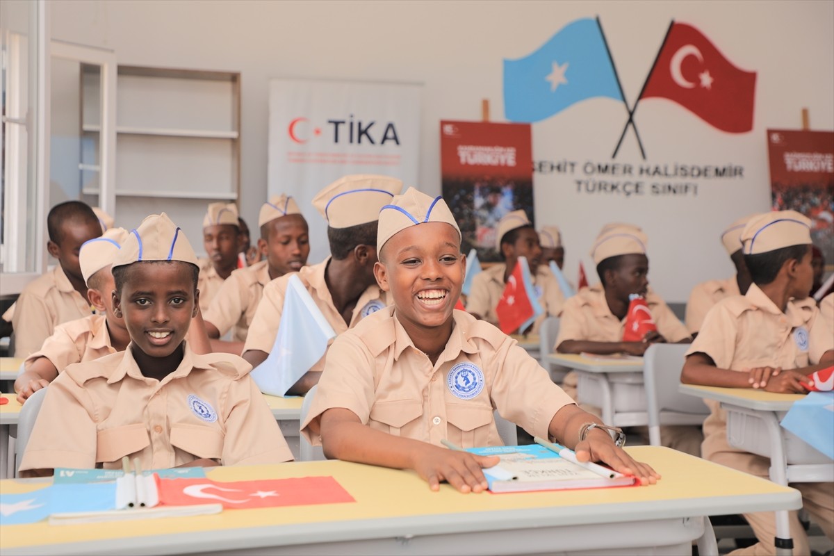 Türk İşbirliği ve Koordinasyon Ajansı Başkanlığı (TİKA), Somali'de şehit polis çocuklarının...