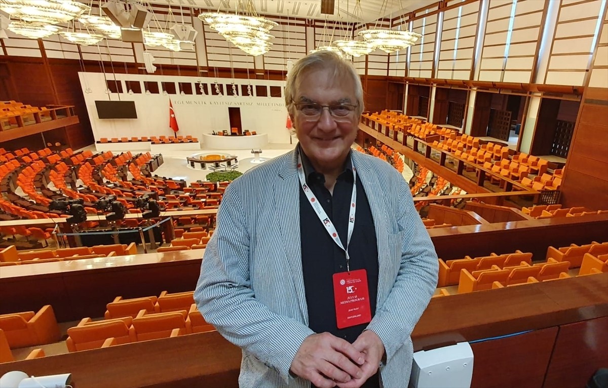 Türkiye'de 15 Temmuz Demokrasi ve Milli Birlik Günü etkinliklerine katılan İsviçreli basın...