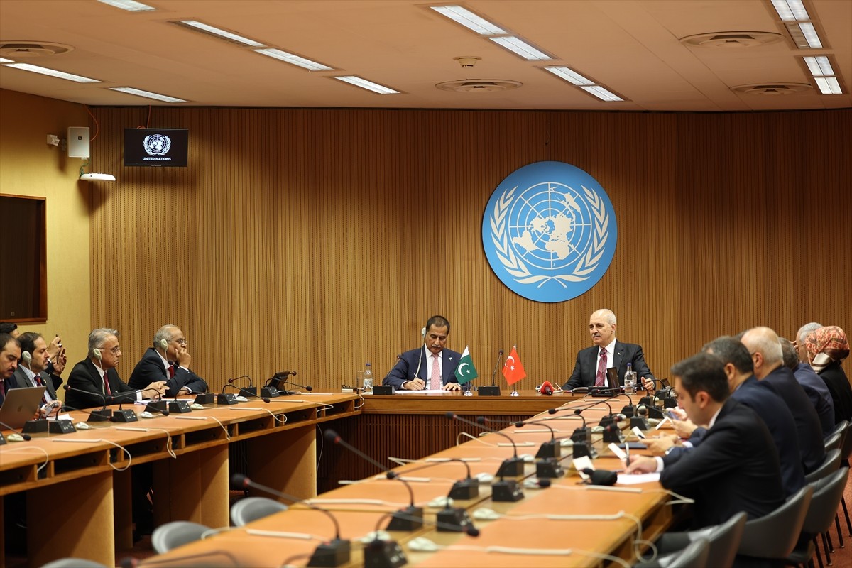 Türkiye Büyük Millet Meclisi (TBMM) Başkanı Numan Kurtulmuş, İsviçre'nin Cenevre şehrinde...