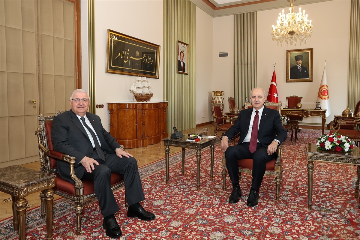 Türkiye Büyük Millet Meclisi (TBMM) Başkanı Numan Kurtulmuş (sağ 3), Milli Savunma Bakanı Yaşar...