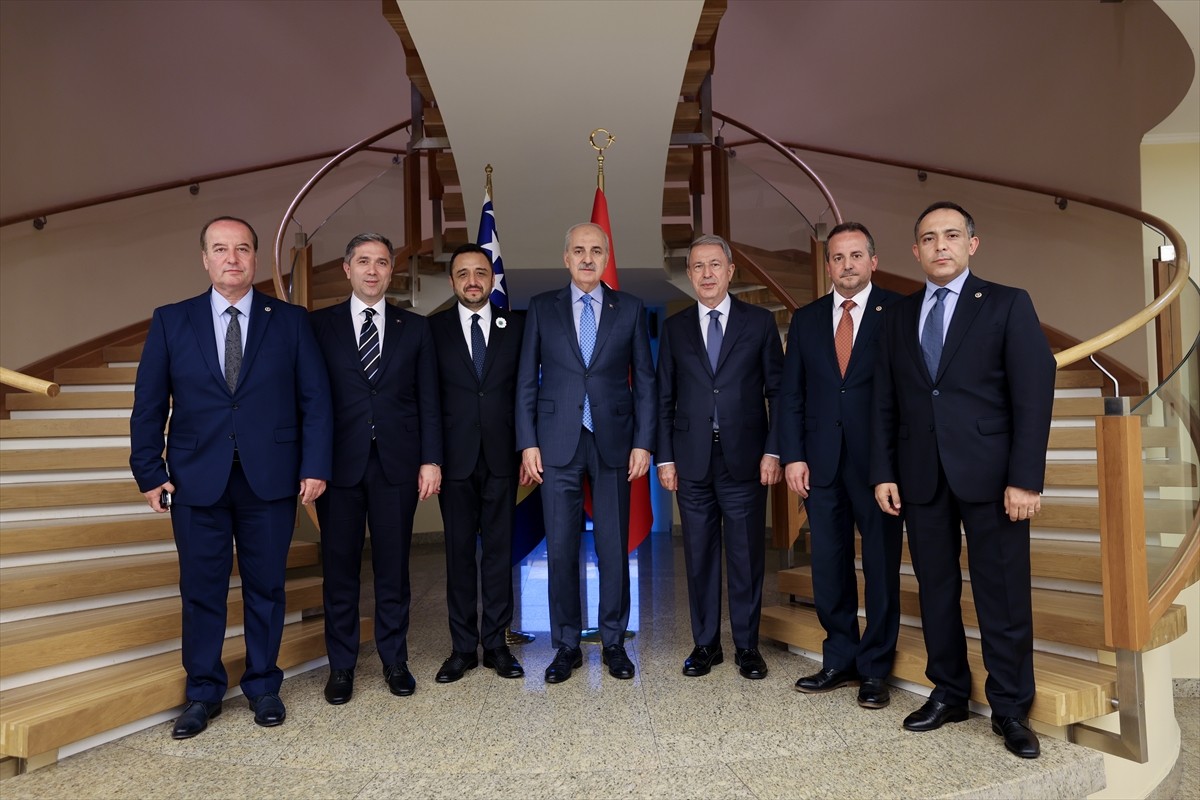 Türkiye Büyük Millet Meclisi (TBMM) Başkanı Numan Kurtulmuş (sağda), "Srebrenitsa Soykırımını...