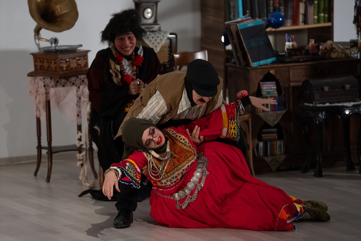 Türkiye Gençlik ve Eğitime Hizmet Vakfının (TÜRGEV) Güzel İşler Fabrikası'nca (GİF) hazırlanan...