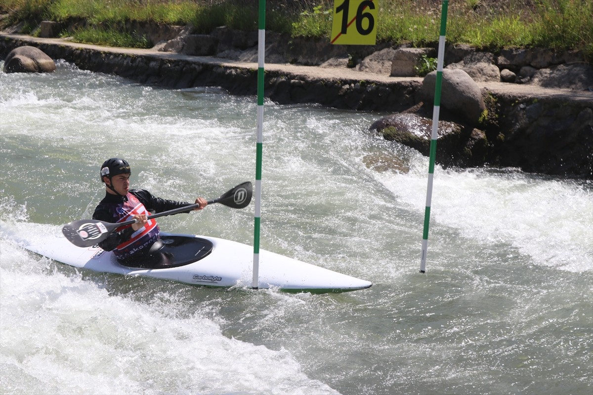 Türkiye Kano Federasyonunun faaliyet programındaki Akarsu Kano Slalom ve Kayak Cross Türkiye...