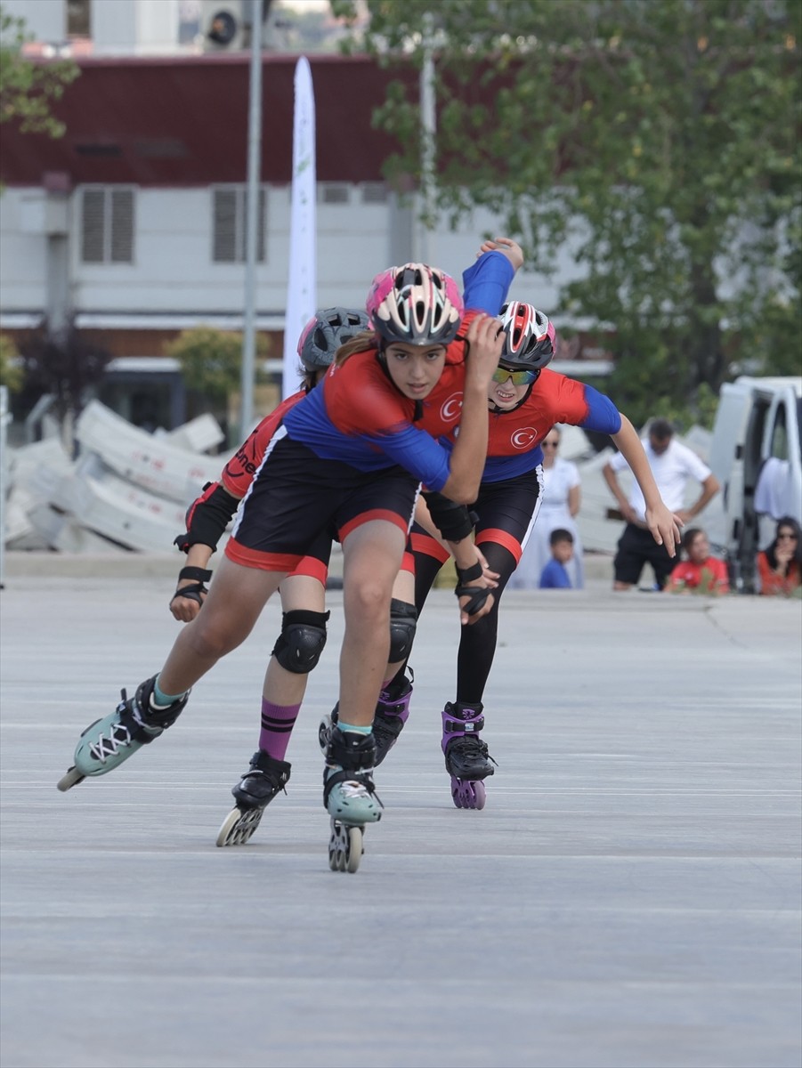 Türkiye Kaykay Federasyonu faaliyet programında yer alan Tekerlekli Paten 1. Etap Yarışması...