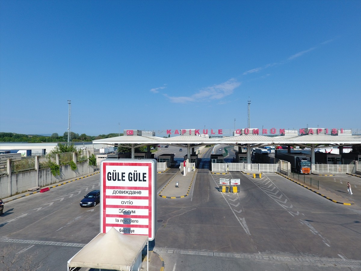 Yıllık izinlerini geçirmek üzere Avrupa'nın çeşitli ülkelerinden yola çıkan gurbetçilerin...