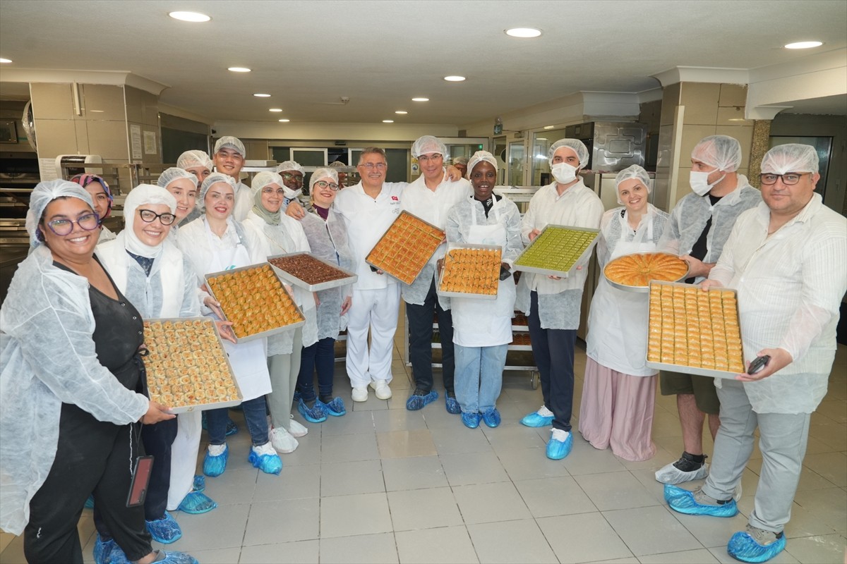 Yunus Emre Enstitüsü (YEE) tarafından düzenlenen "Türkçe, Türkoloji ve Tematik Yaz Okulları"nda...