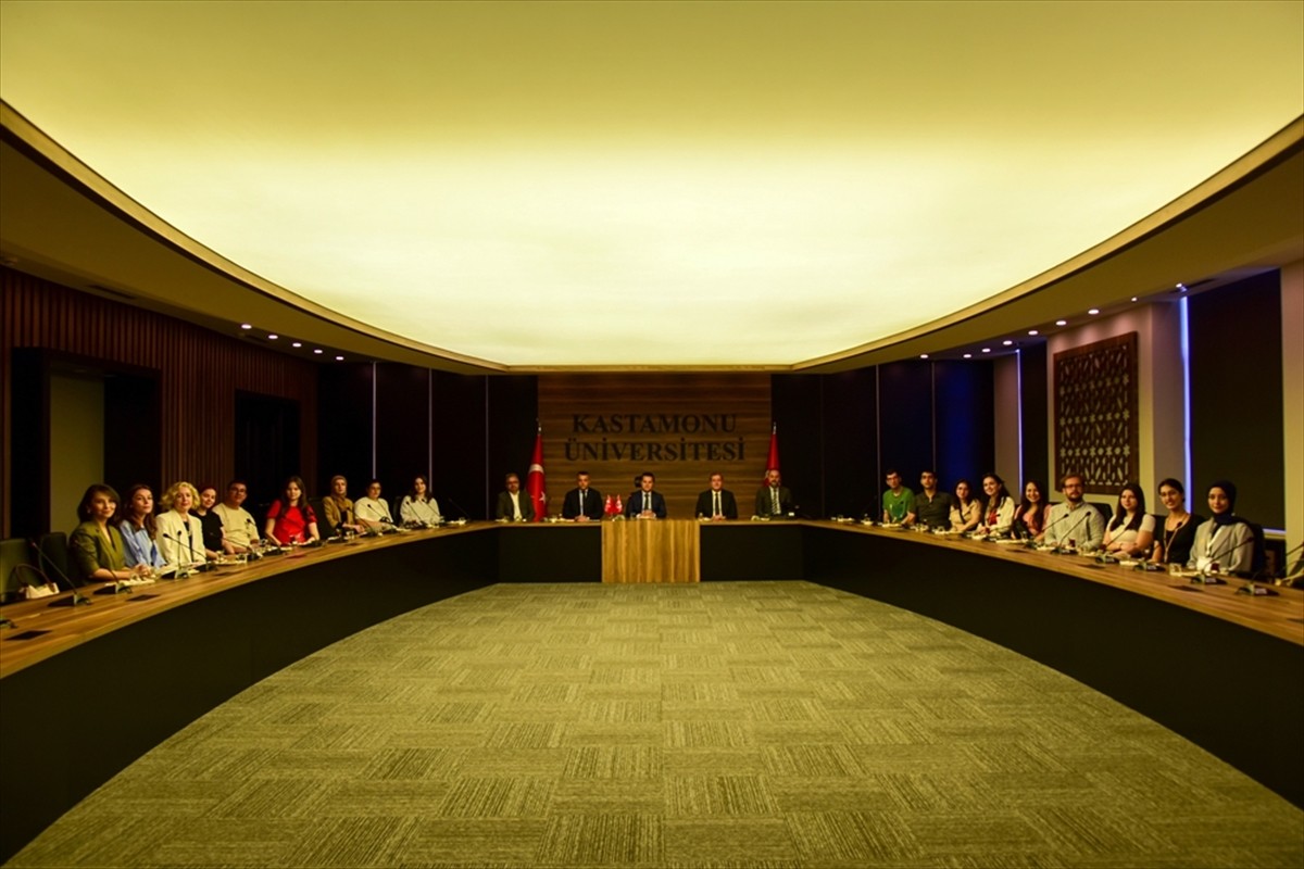 Yunus Emre Enstitüsü (YEE) yaz okulları kapsamında 13 ülkeden Kastamonu'ya gelen gençler, Türkçe...