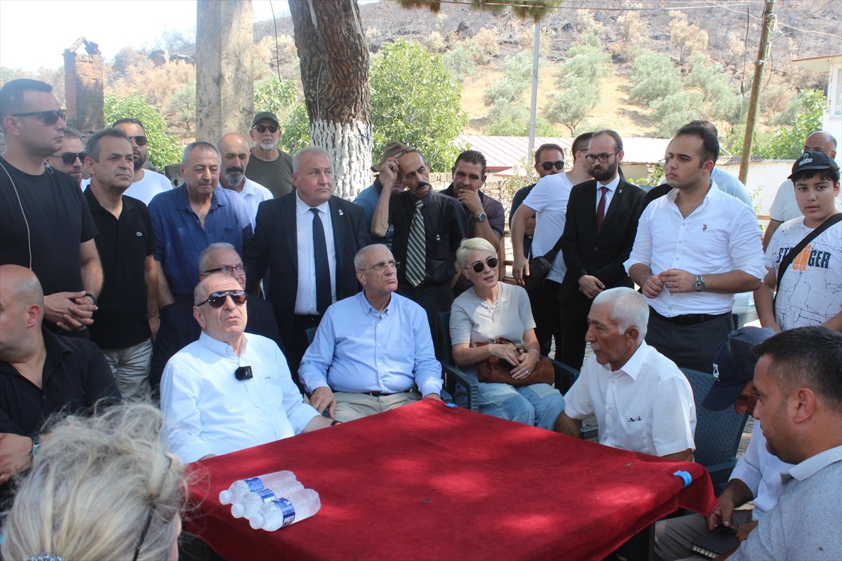 Zafer Partisi Genel Başkanı Ümit Özdağ, İzmir'in Ödemiş ilçesindeki orman yangınından etkilenen...