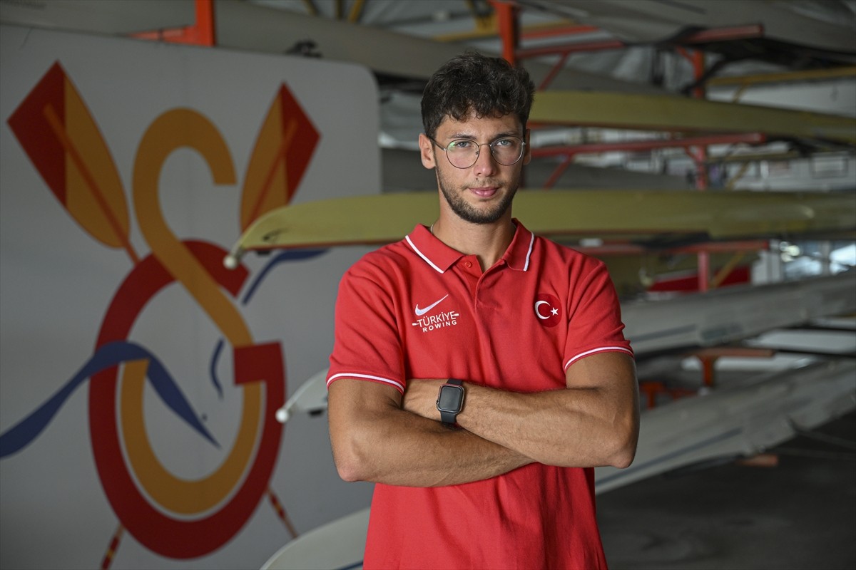 23 Yaş Altı Dünya Kürek Şampiyonası'nda partneri Aytimur Selçuk ile erkekler iki tek kategorisinde...