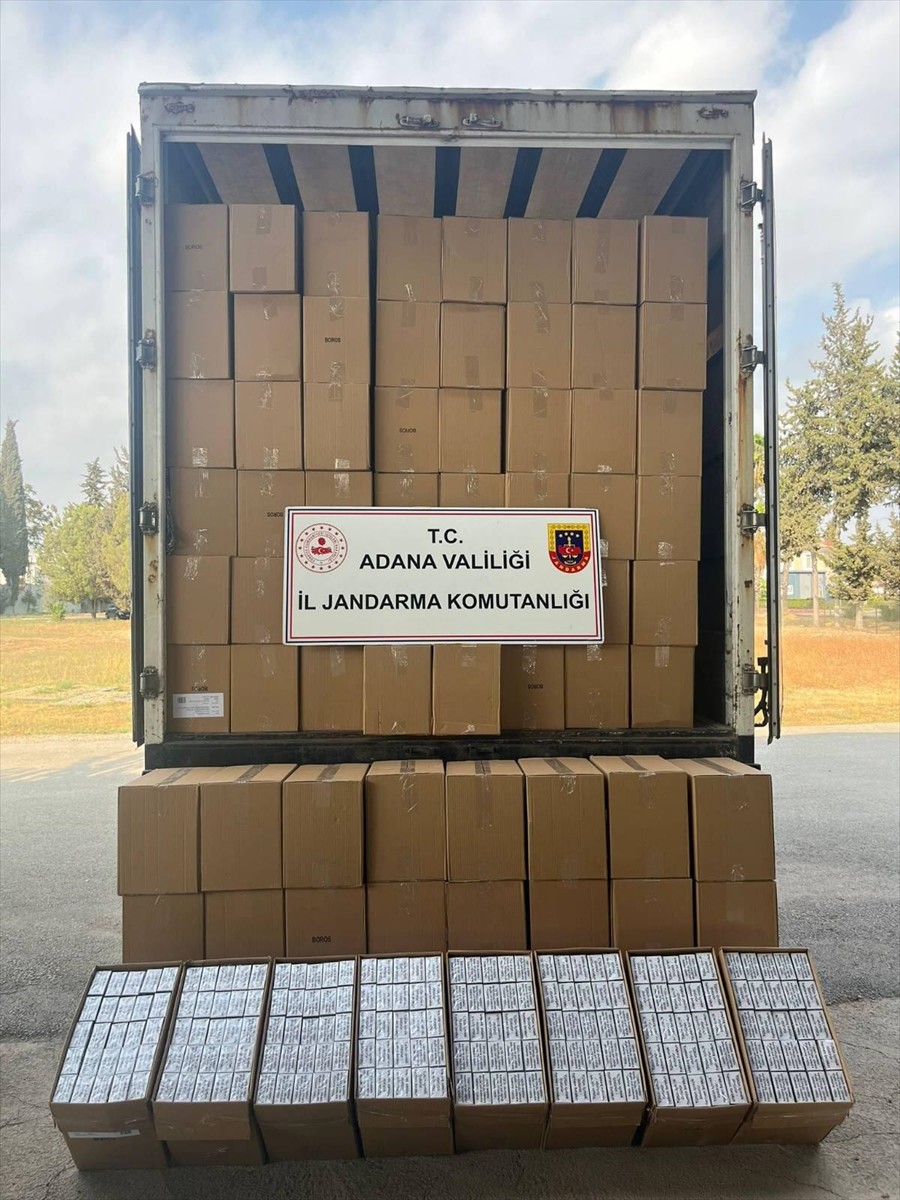Adana'da 4 milyon 650 bin kaçak makaron (filtreli sigara kağıdı) ele geçirildi, 1 kişi gözaltına...