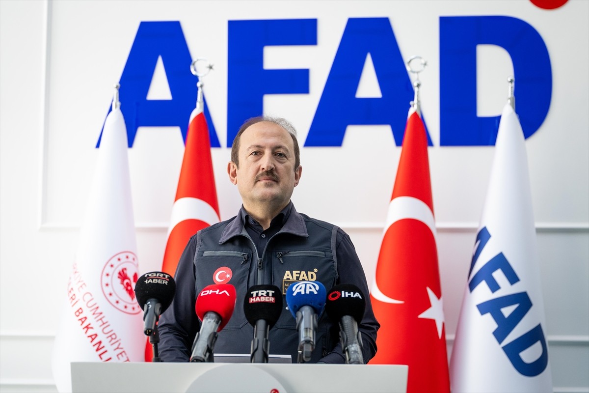 Afet ve Acil Durum Yönetimi (AFAD) Başkanı Ali Hamza Pehlivan, AFAD Başkanlığı'nda düzenlediği...
