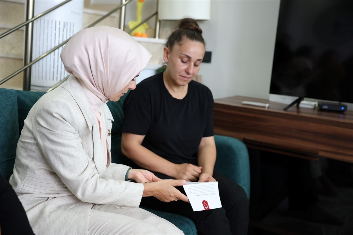 Aile ve Sosyal Hizmetler Bakanı Mahinur Özdemir Göktaş, Cumhurbaşkanı ve AK Parti Genel Başkanı...