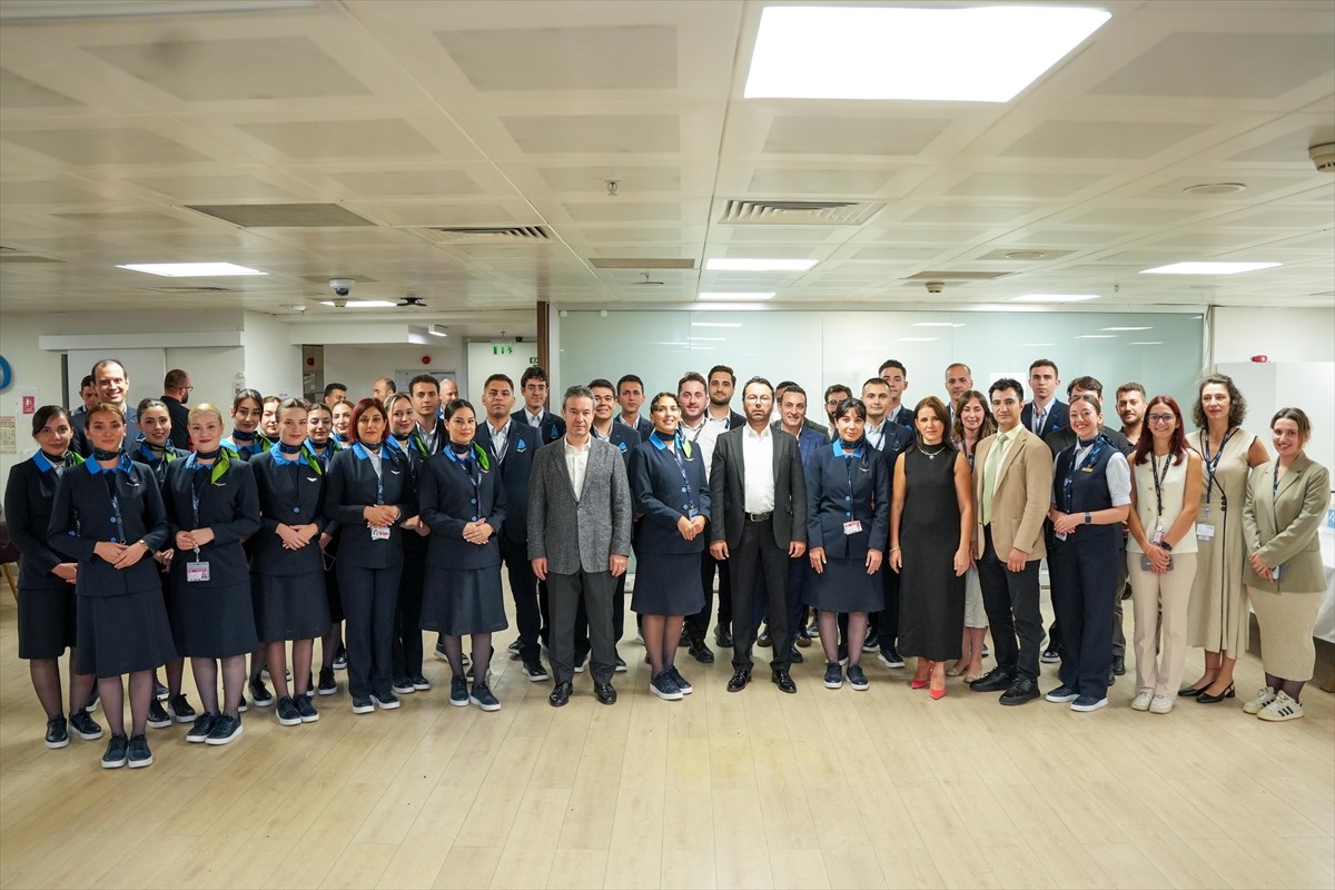 AJet Genel Müdürü Kerem Sarp, yaz sezonunda artan uçuş trafiği ve rekorlarla geçen temmuz ayının...