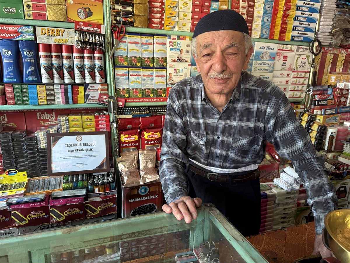 Ardahan Ticaret ve Sanayi Odası, raflarındaki düzeni dolayısıyla örnek olduğu için 75 yaşındaki...