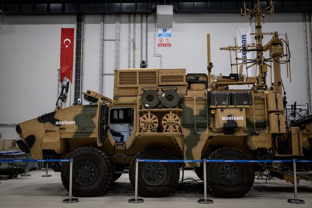 ASELSAN Genel Müdürü Ahmet Akyol, temeli atılan Ankara'daki Oğulbey Teknoloji Üssü'nü, devreye...