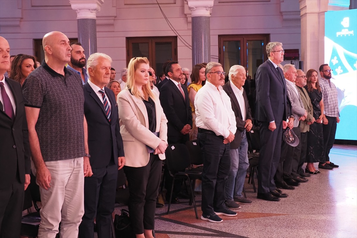 Bağımsız Bosna Hersek'in ilk Cumhurbaşkanı merhum Aliya İzetbegoviç'in doğumunun 100'üncü yılı...