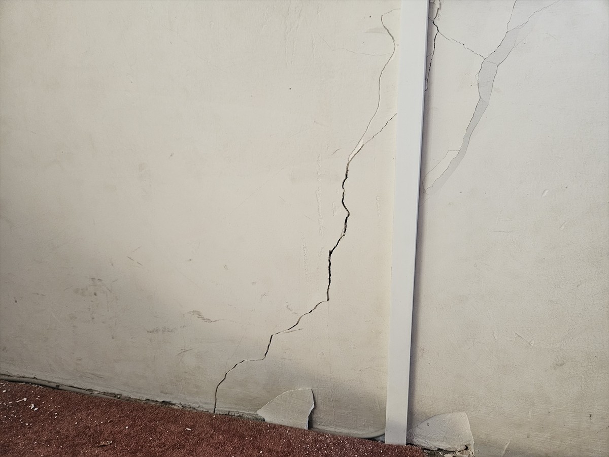 Balıkesir'in Sındırgı ilçesinde 10 Ağustos'ta meydana gelen 6,1 büyüklüğündeki depremde, tarihi...