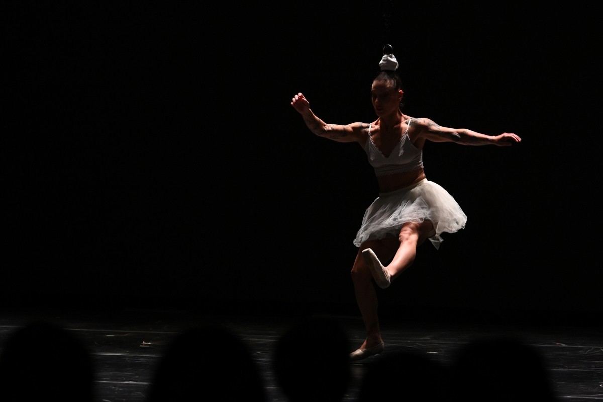 Başkentte, Türkiye'den ve dünyadan dansçıları bir araya getiren "8. Uluslararası SOLO Çağdaş Dans...