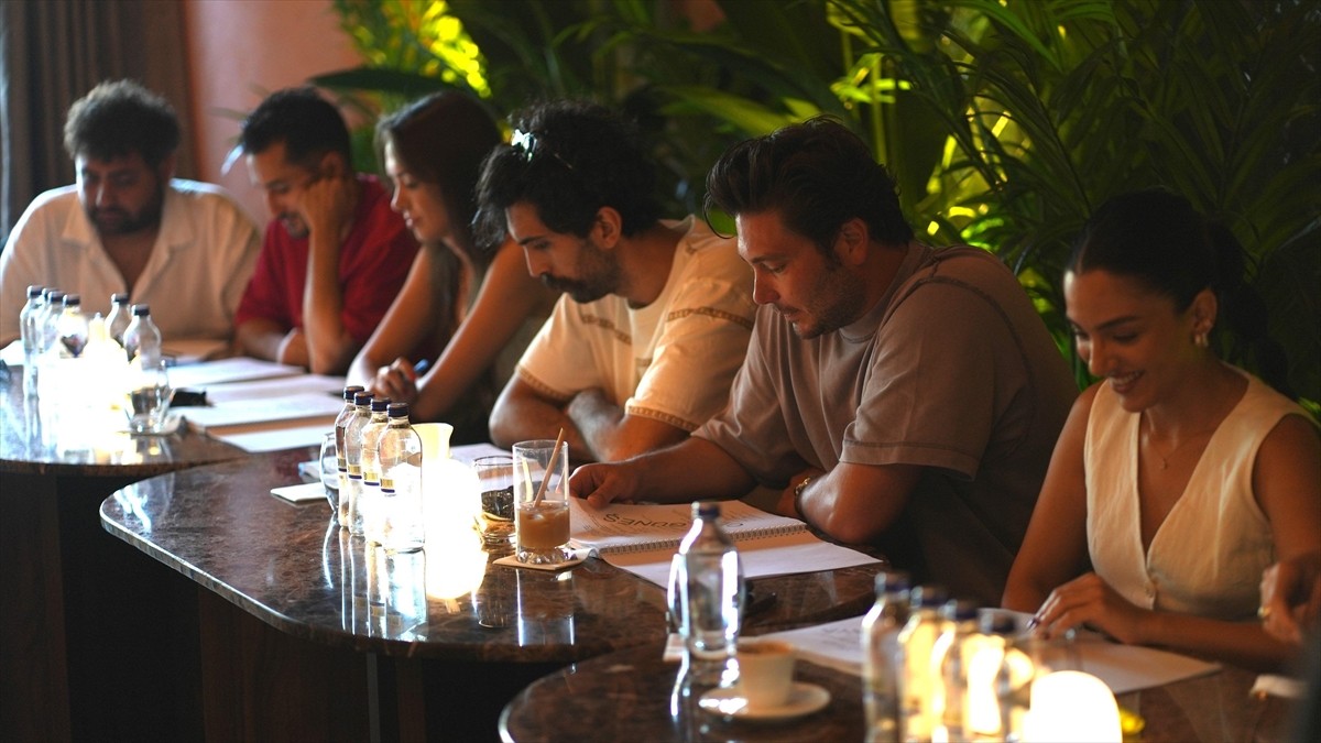 Başrollerini Serkan Dağlı ve Anıl Çelik gibi isimlerin paylaştığı "Semt Çocuğu" dizisinin okuma...