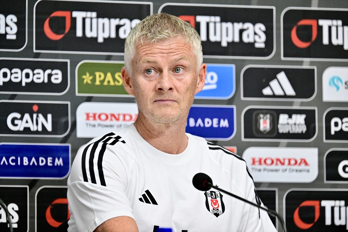 Beşiktaş'ın teknik direktörü Ole Gunnar Solskjaer, BJK Nevzat Demir Tesislerinde düzenlenen basın...