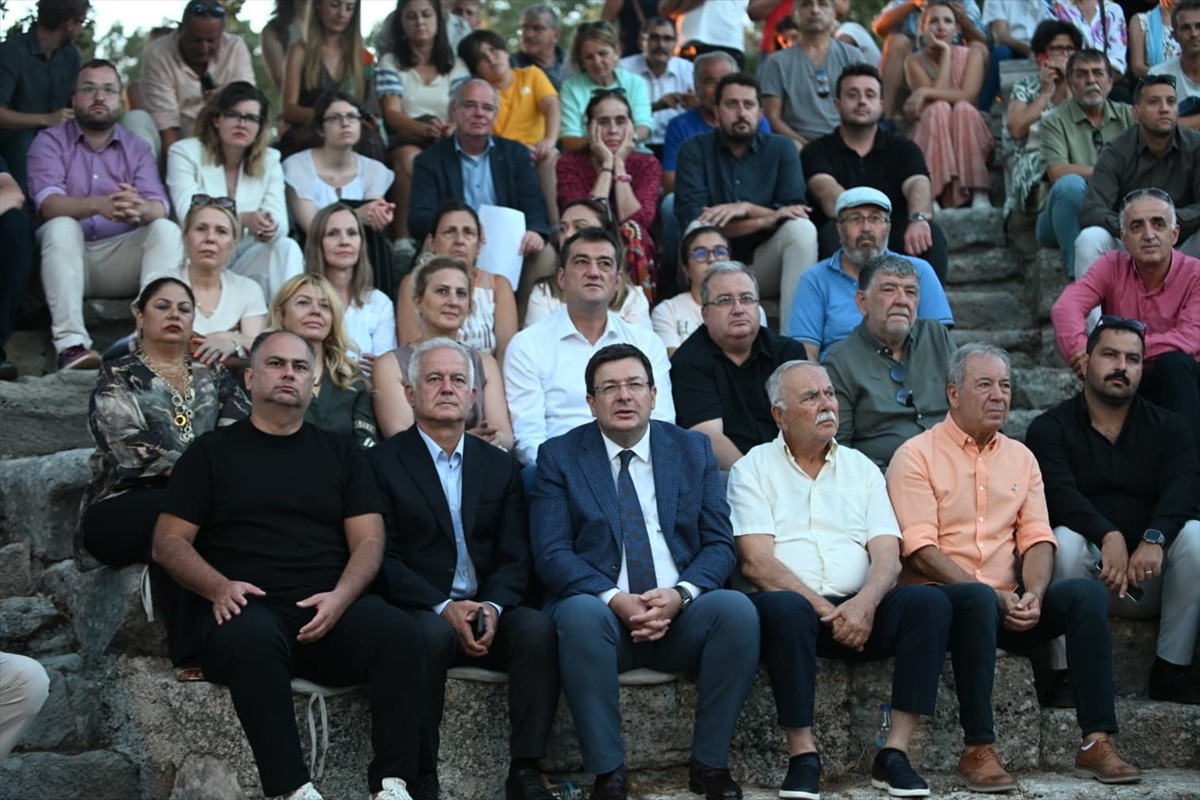 Çanakkale Belediyesince bu yıl 62'ncisi düzenlenen Uluslararası Troia Festivali'nin resmi açılışı...