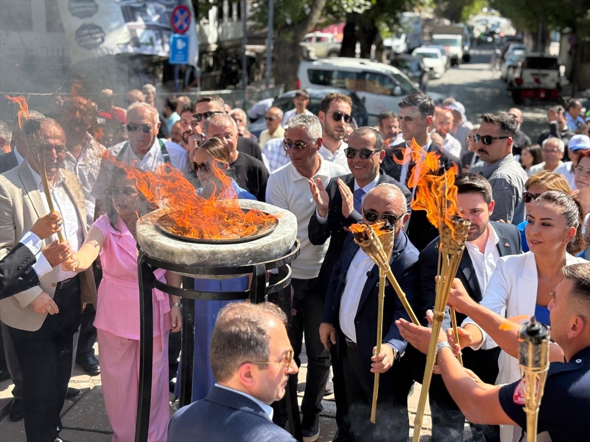 Çankırı'da düzenlenen 4. Uluslararası Tuz Festivali'nin açılışı dolayısıyla kortej yürüyüşü...