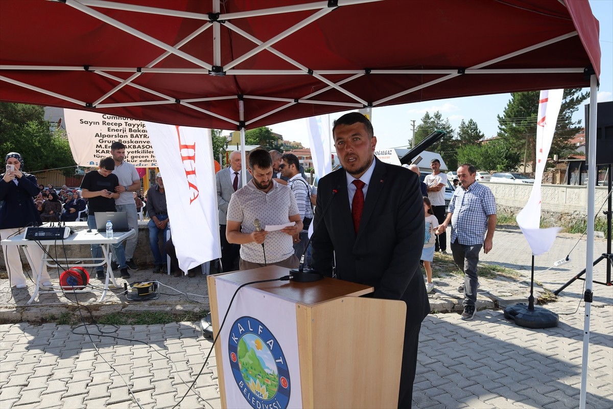 Çankırı'nın Orta ilçesine bağlı Kalfat beldesinde altyapı çalışmalarının tamamlanmasının ardından...
