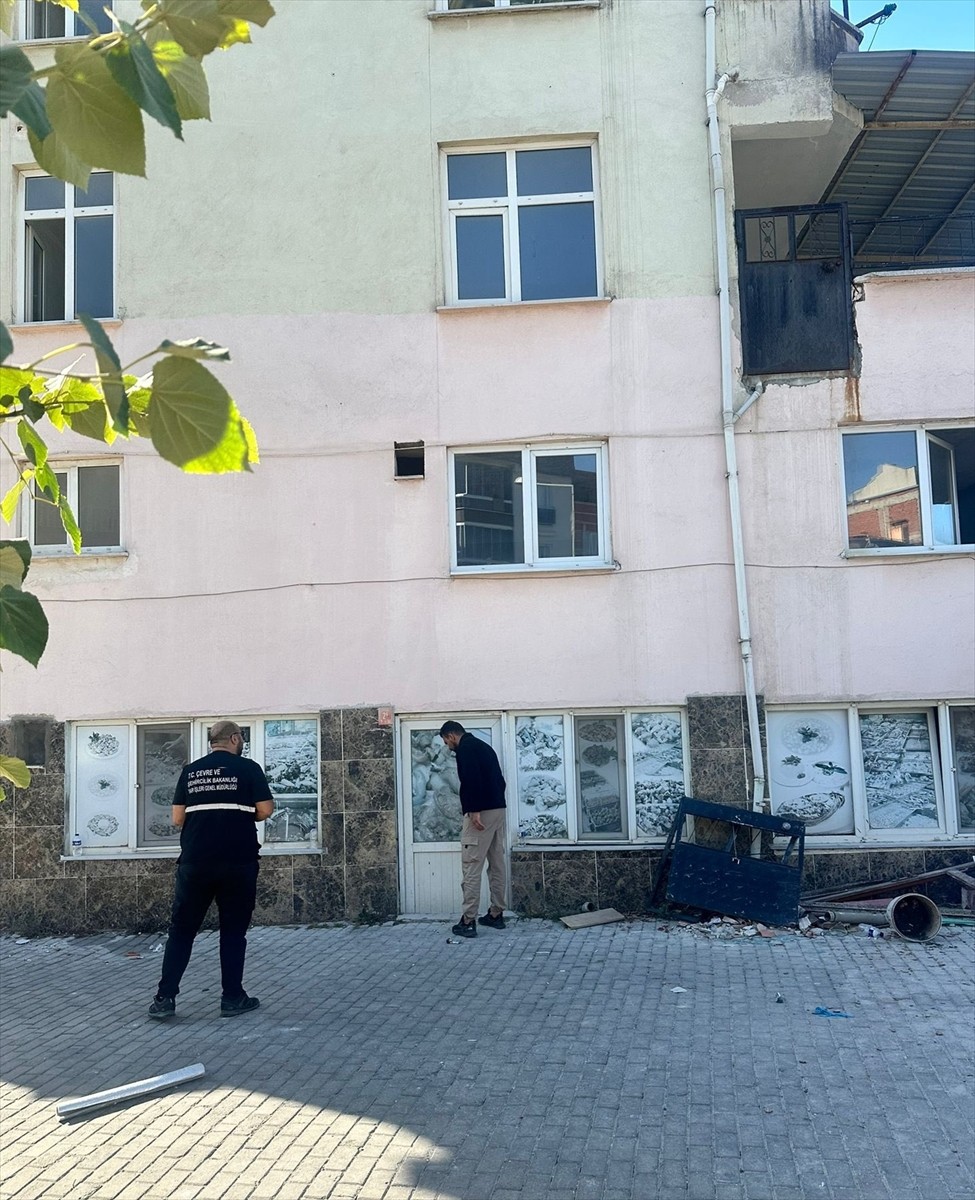 Çevre, Şehircilik ve İklim Değişikliği Bakanı Murat Kurum, Balıkesir'in Sındırgı ilçesinde meydana...