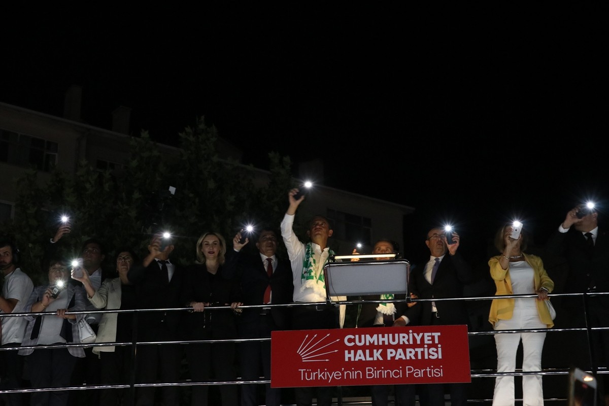 CHP Genel Başkanı Özgür Özel, partisince Kırşehir'in Cacabey Meydanı'nda düzenlenen "Millet...