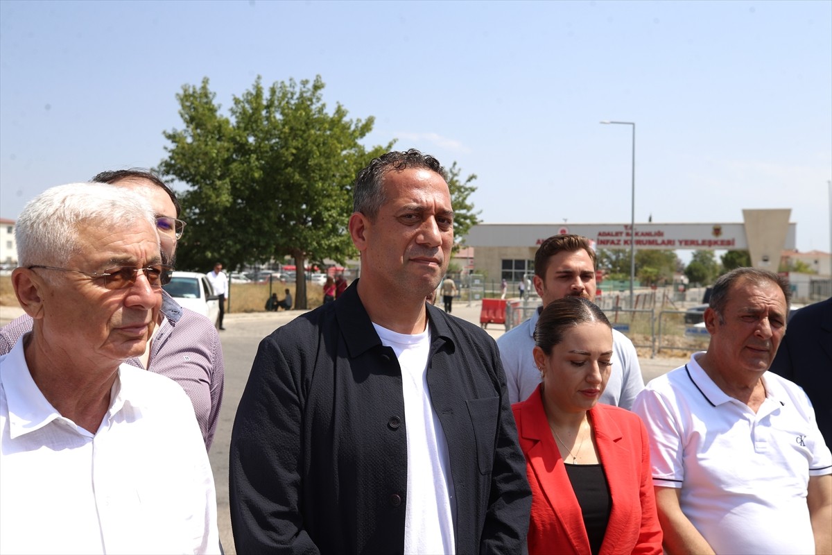 CHP Grup Başkanvekili Ali Mahir Başarır, "rüşvet" soruşturması kapsamında tutuklanan ve Antalya...