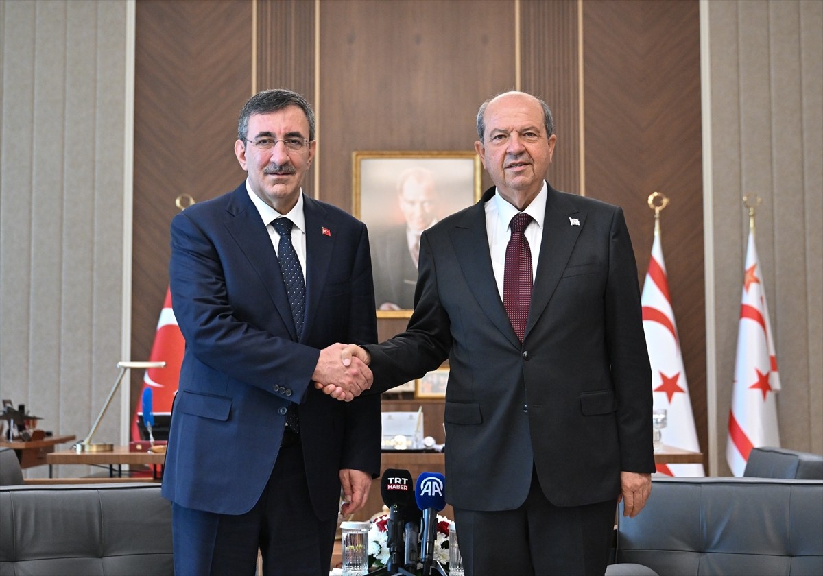 Cumhurbaşkanı Yardımcısı Cevdet Yılmaz, KKTC Cumhurbaşkanı Ersin Tatar tarafından Cumhurbaşkanlığı...
